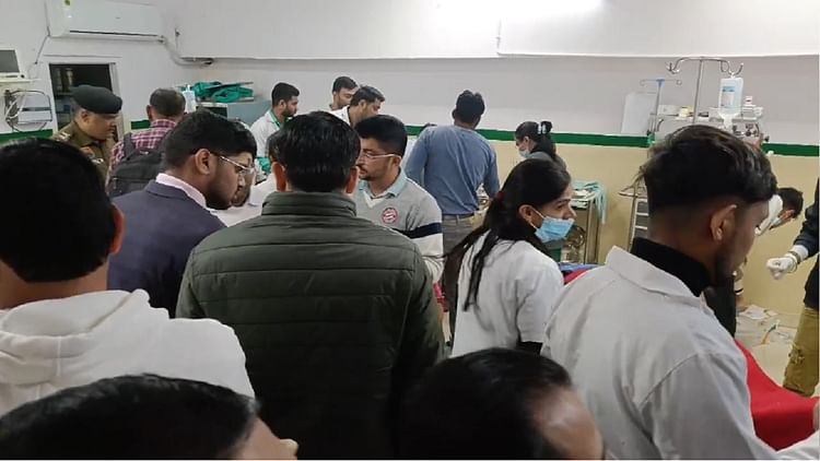 Bhiwani: टायर फटने से अनियंत्रित होकर पलटी रोडवेज मिनी बस, करीबन दो दर्जन लोग घायल; तीन की हालत गंभीर