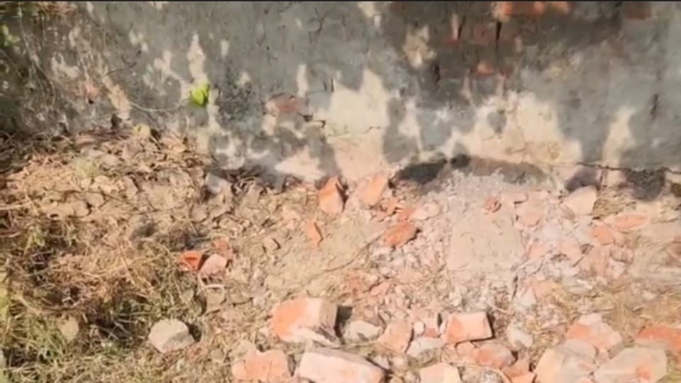 Thieves entered in bank by breaking wall in Karnal ran away when alarm sounded