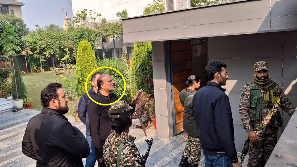 Icome Tax Raid: Used to work in share market in the 90s... Today Kamal Thakur is counted among the top builder