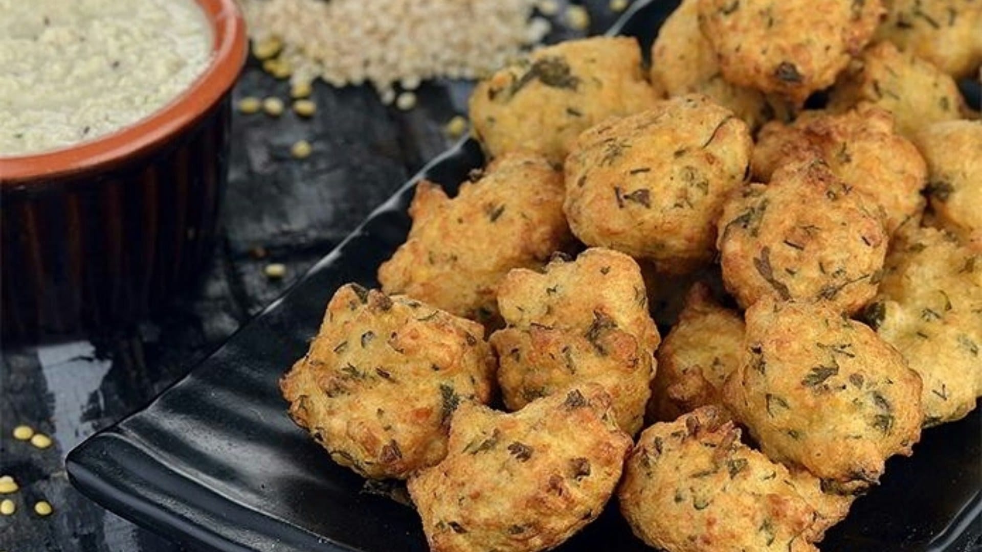 Homemade Moong Dal Pakoda Recipe In Hindi Know How To Make Moong Dal Pakoda At Home