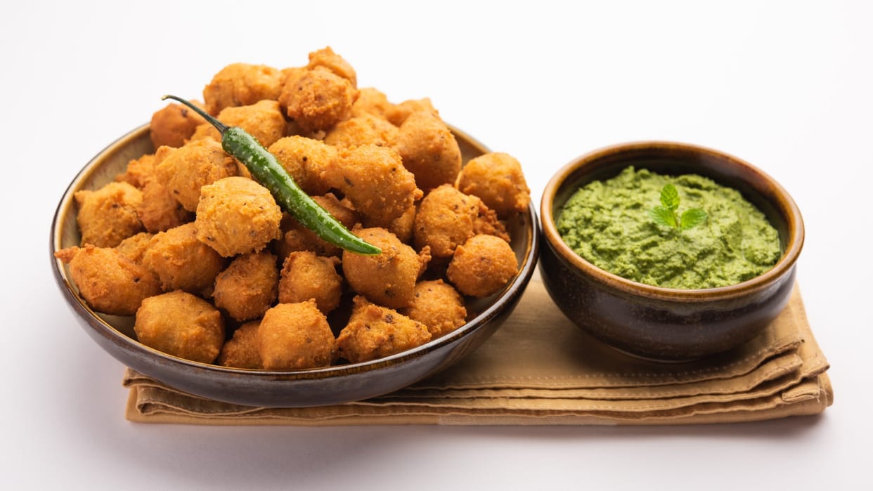 Homemade Moong Dal Pakoda Recipe In Hindi Know How To Make Moong Dal Pakoda At Home