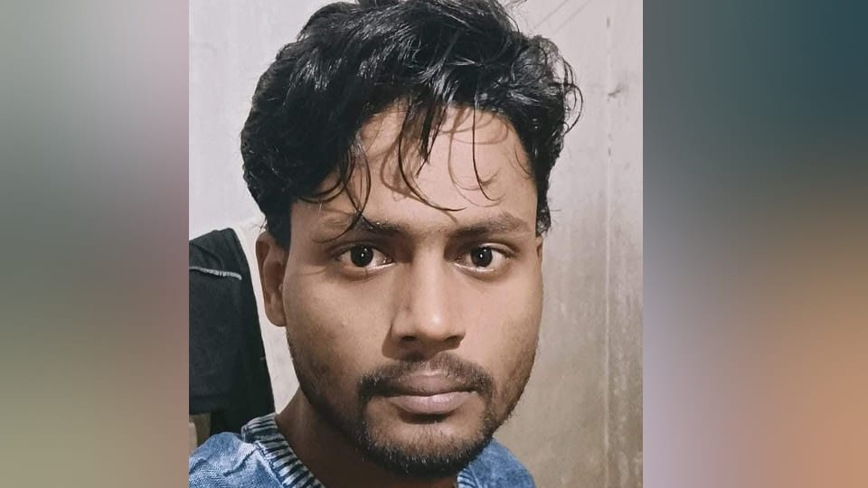 Husband and wife along with two daughters died in a collision with chairman Bolero in moradabad