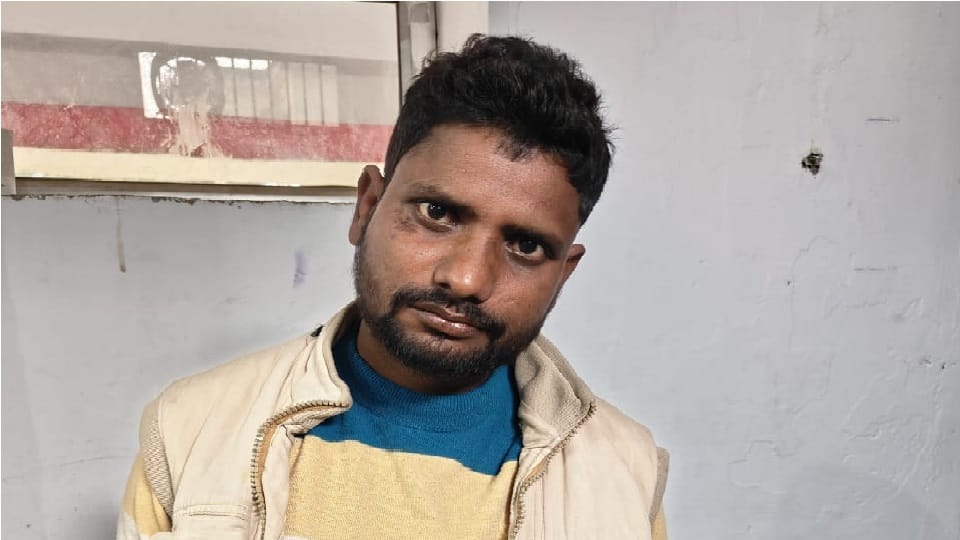 Drunkard calls 112 and misbehaves with UP police