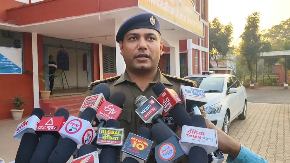 Police constable recruitment scam case FIR lodged against unknown accused in Rajnandgaon
