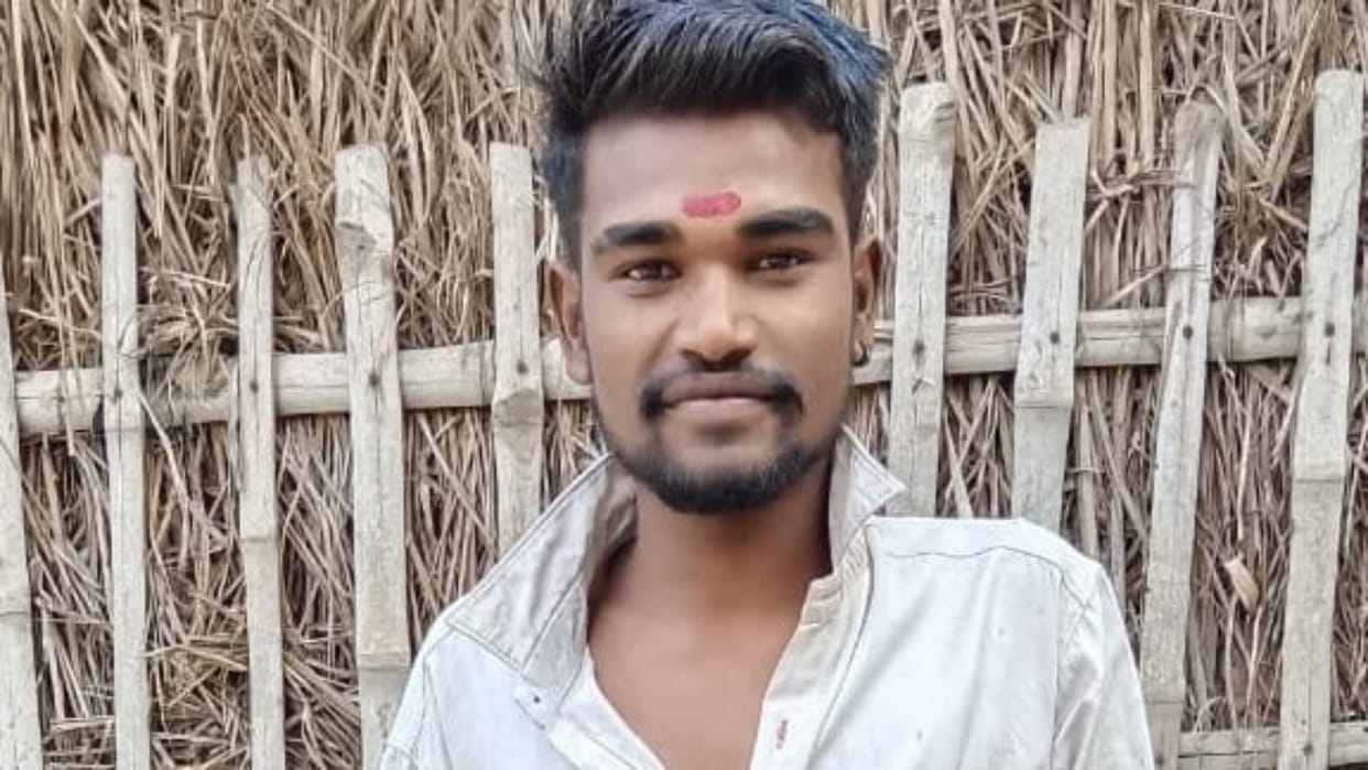 Samastipur News: Body of young man found tied to railing on banks of Budhi Gandak river, murder alleged