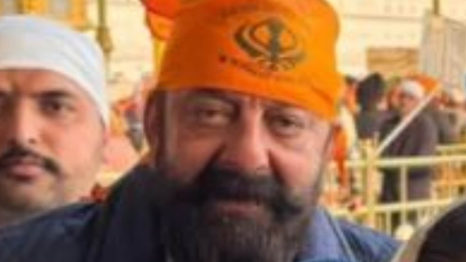 Yami Gautam at Golden Temple along with their son Vedavid husband Aditya Dhar seek blessings with Sanjay Dutt