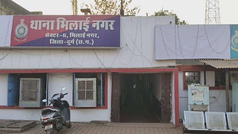 Police arrested two accused of fraud of Rs 49 lakh from Maharashtra in Durg