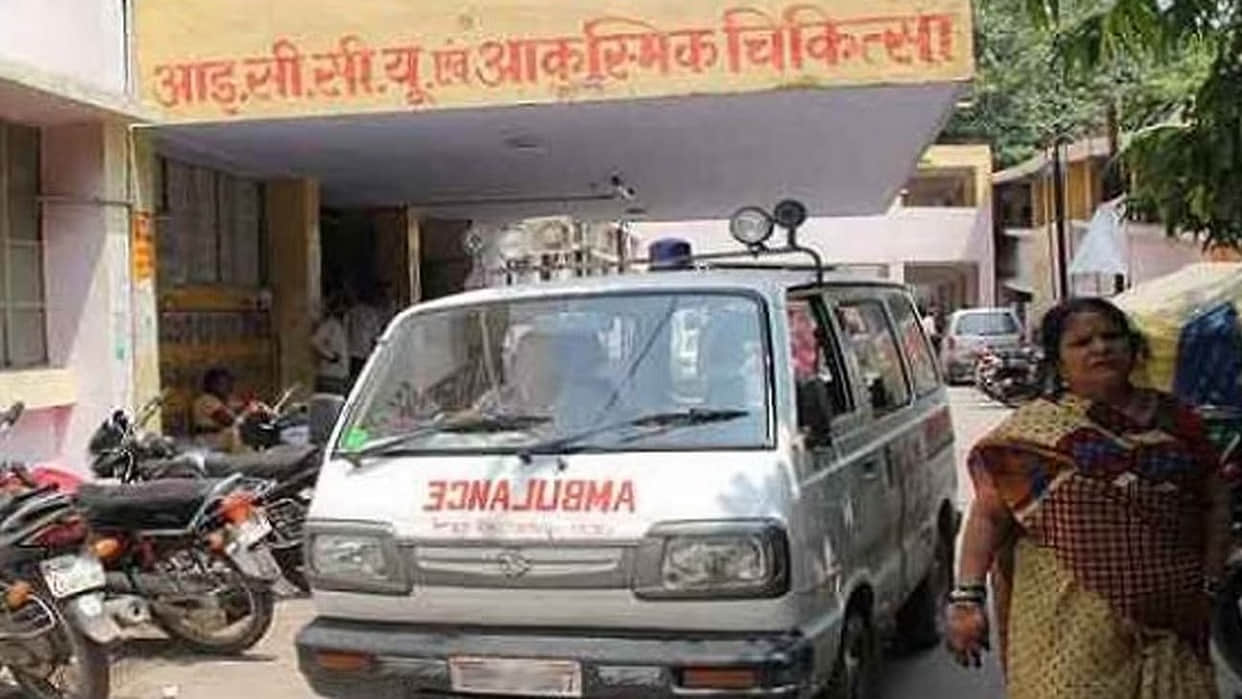Kanpur Case regarding the admission of a female prisoner EMO failed to provide an explanation