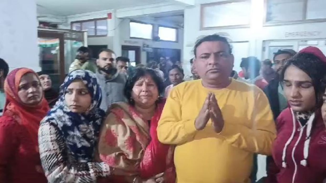 Eunuchs created ruckus on the death of patient in the hospital in Bareilly