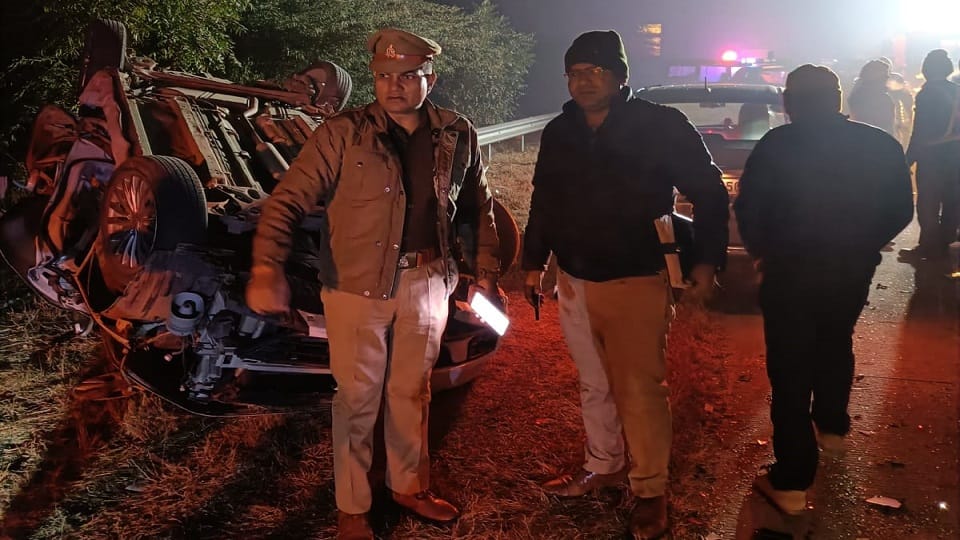 Yamuna Expressway accident: help injured then speed wreaked havoc four people including two friends died