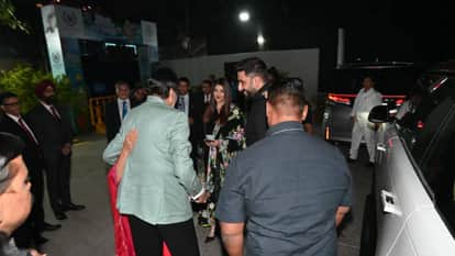 Amitabh Bachchan Spotted With Abhishek Bachchan And Aishwarya Rai Bachchan At her Annual Day