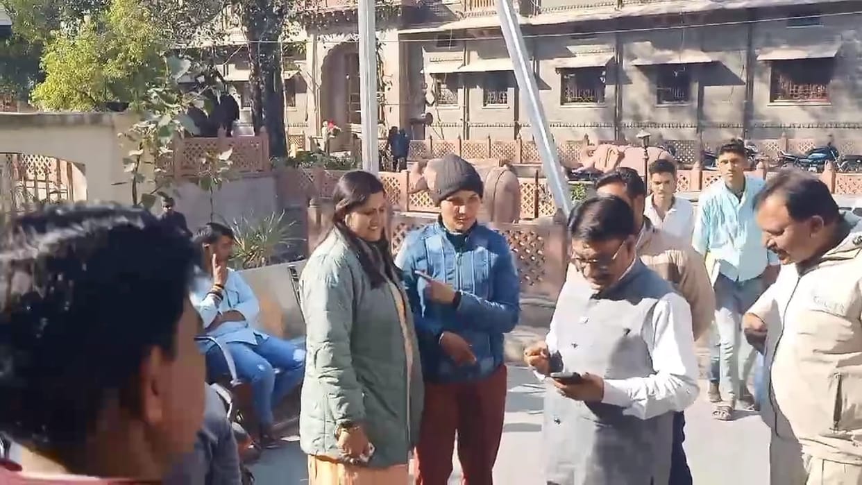 Six suspended in the case of fraud in the name of providing darshan from Nandi Hall