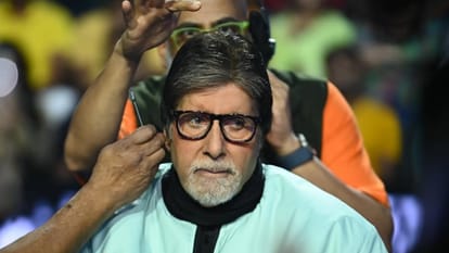 Amitabh Bachchan Reveals He Wore His Own Clothes In Kabhi Kabhie Deewar On Kaun Banega Crorepati 16