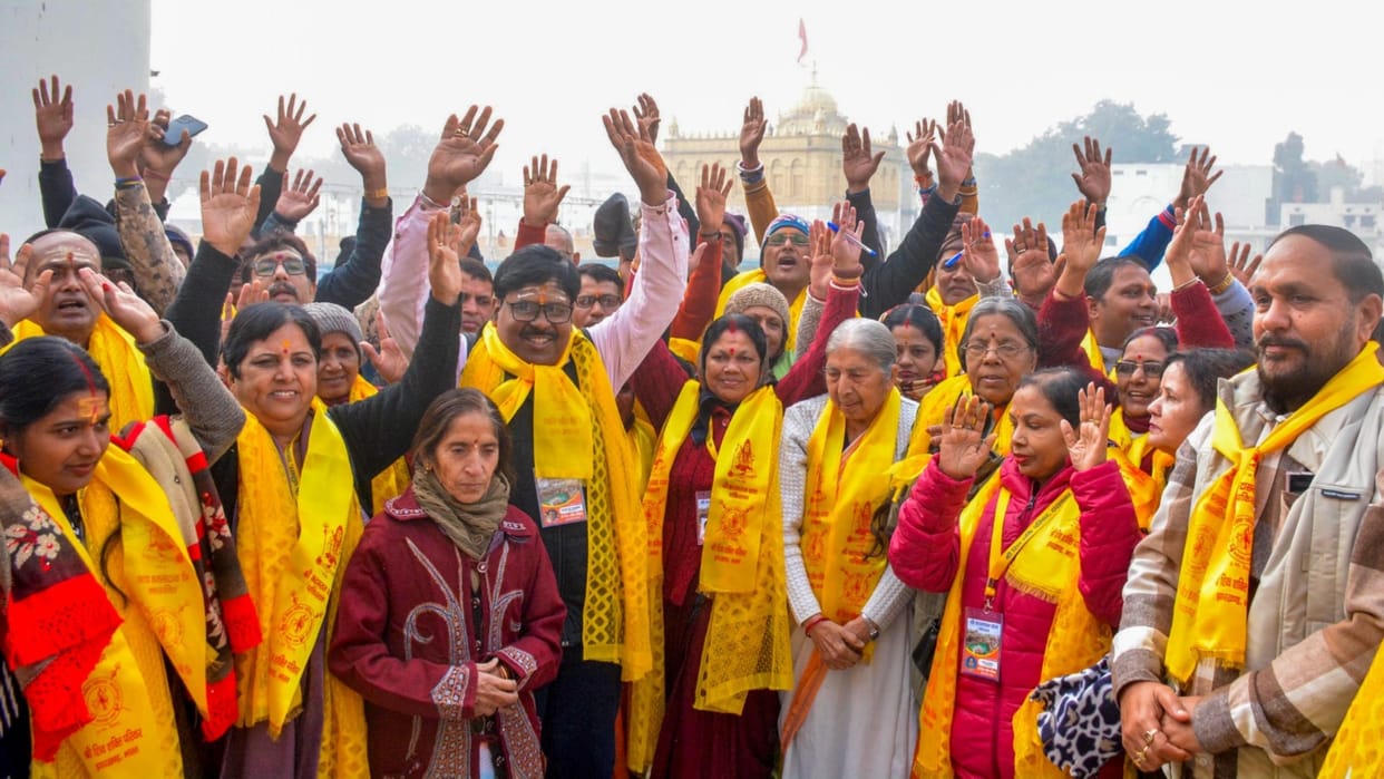 Around 70 Hindu pilgrims arrive in Pakistan from India to perform religious rituals at Katas Raj temples