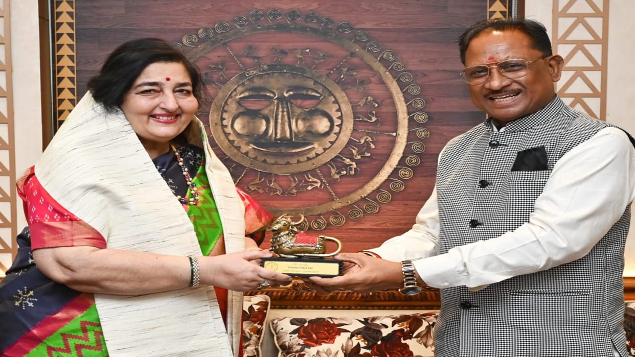 Chhattisgarh News: Padma Shri Anuradha Paudwal met CM Vishnudeo Sai, these issues discussed