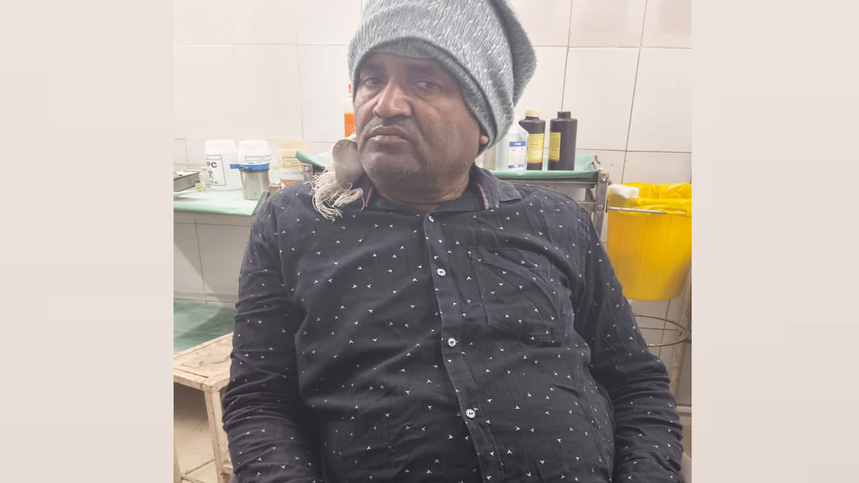 Head of PRV constable who reached on information of encroachment on retired CO's plot was broken