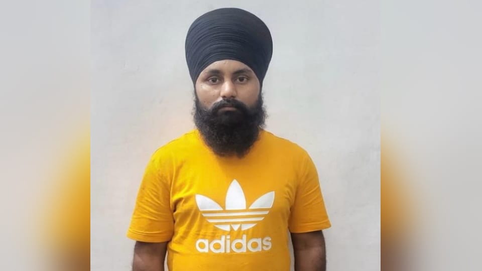 Meerut: STF arrested Manpreet Sunny, a shooter with a bounty of Rs 1 lakh,  confessed ploting of murder