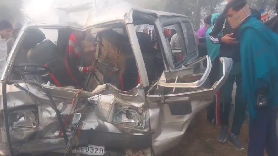 Truck hits van carrying children to school, many children injured
