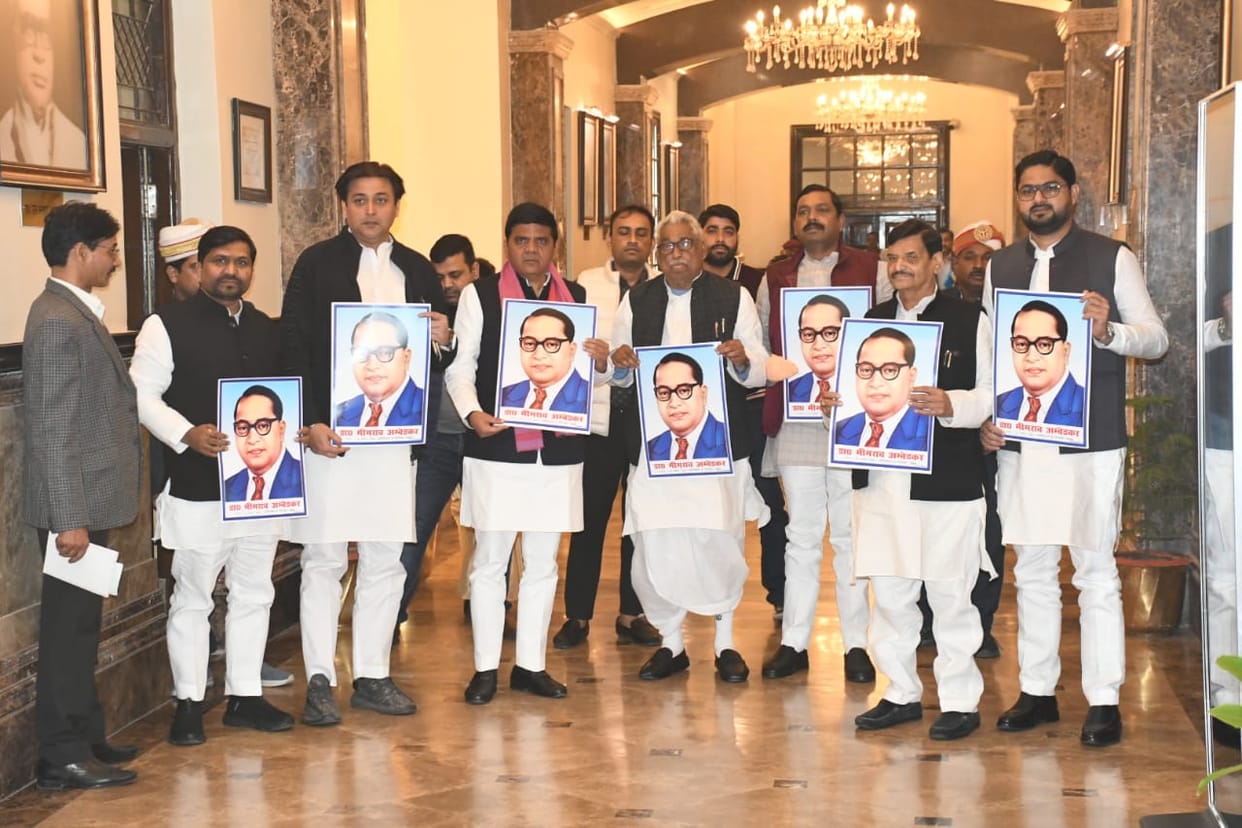 UP Vidhan Sabha Session SP created ruckus on issue of insult to Ambedkar legislative work done with noise