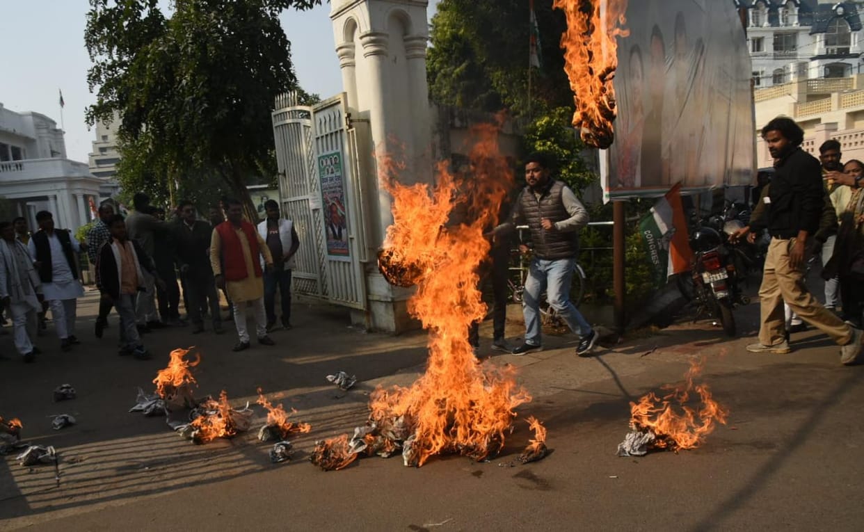UP Congress protest against death of party activist Prabhat Pandey.