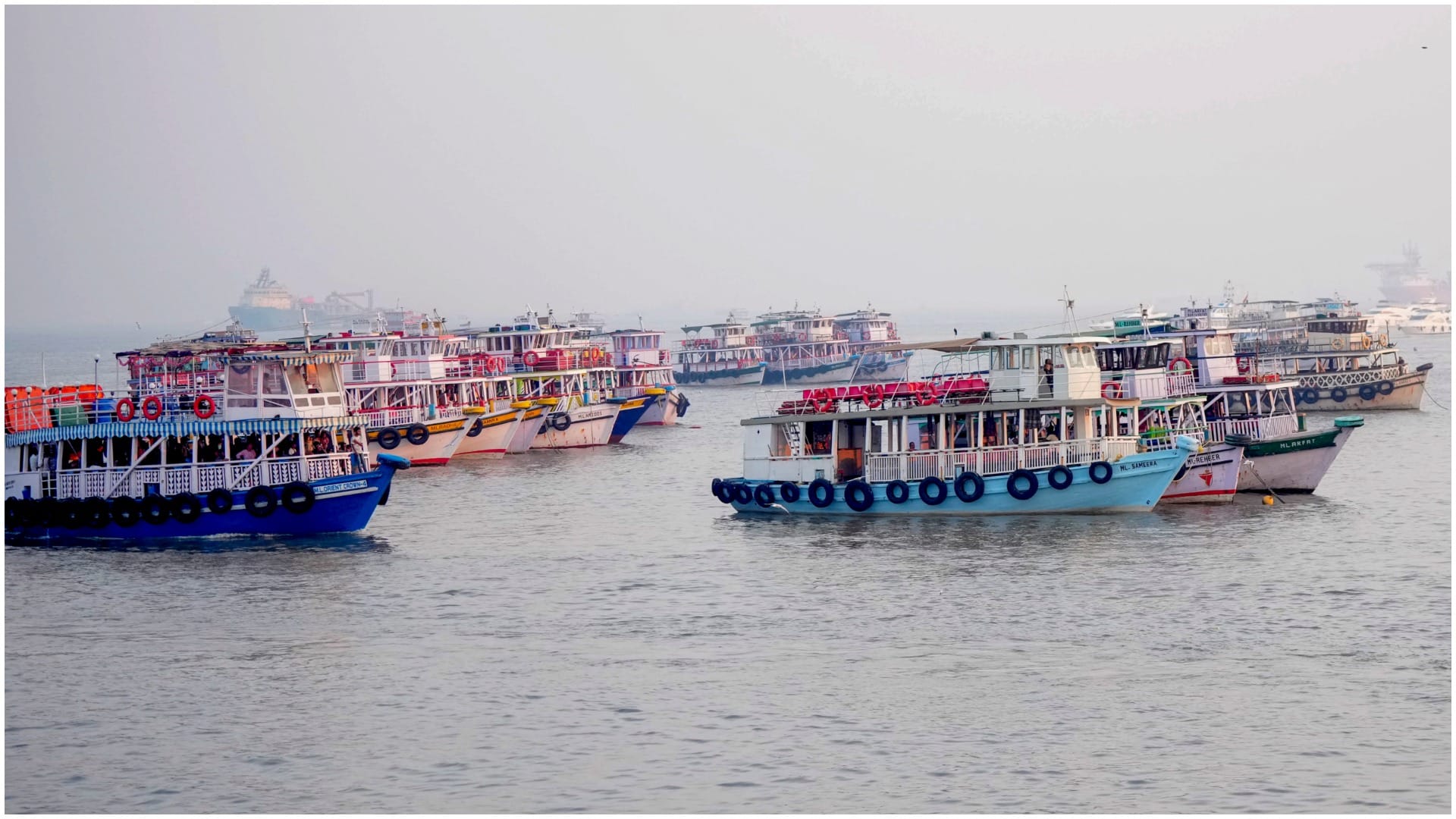 Mumbai Boat Accident Indian Navy Vessel Loses Control, Collides 13 Lost in Tragic River Accident