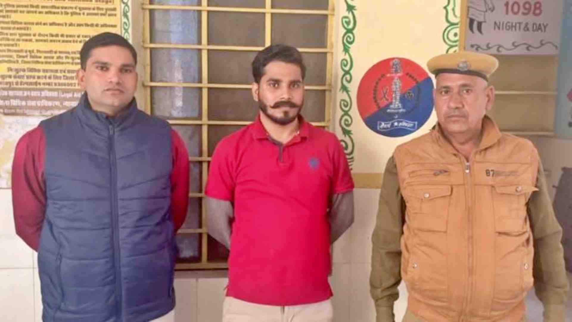 पुलिस की गिरफ्त में आरोपी।