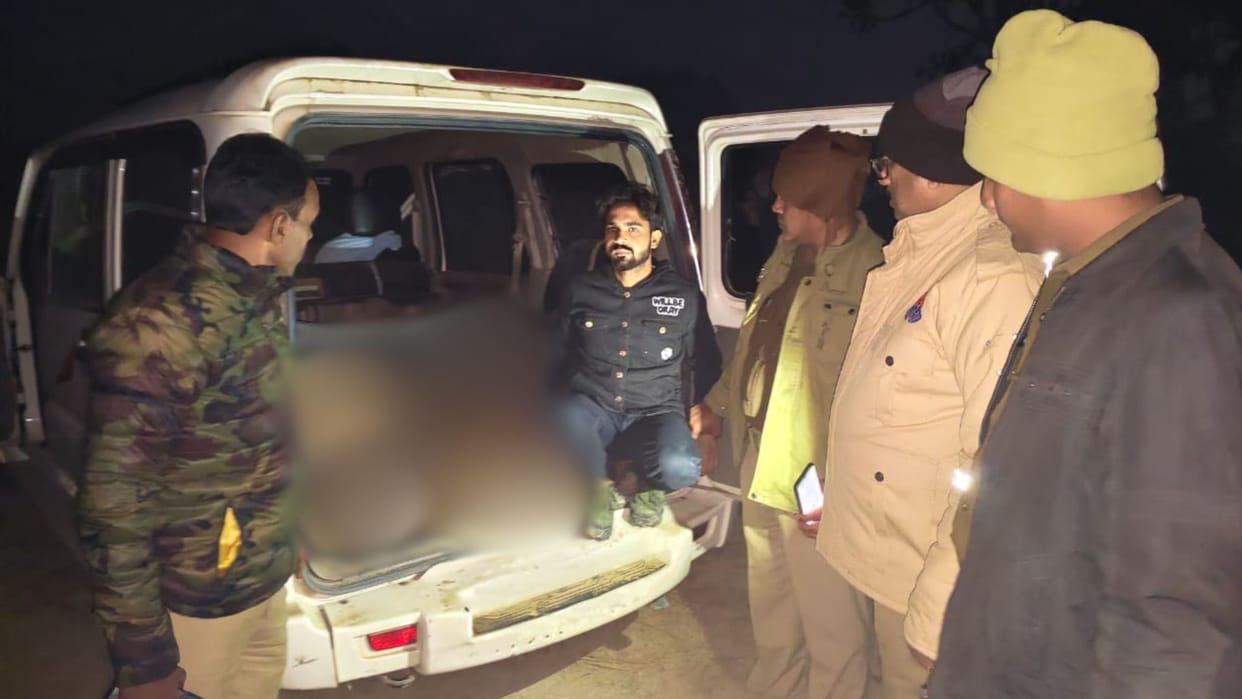 three animal smugglers arrested in police encounter one shot in leg in jaunpur