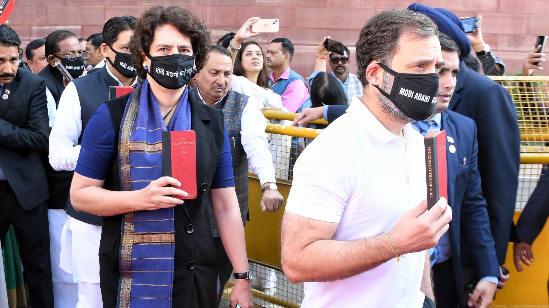 Priyanka Gandhi photos: bag supporting Palestine, Bangladeshi Hindus, now a blue sari