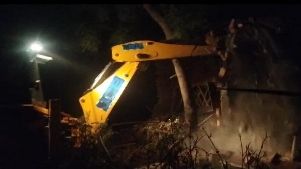 Bulldozers ran without notice