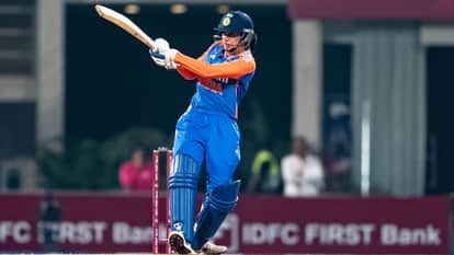 Smriti Mandhana became the first Indian to reach 4000 runs in women's T20I IND W vs SL W stats