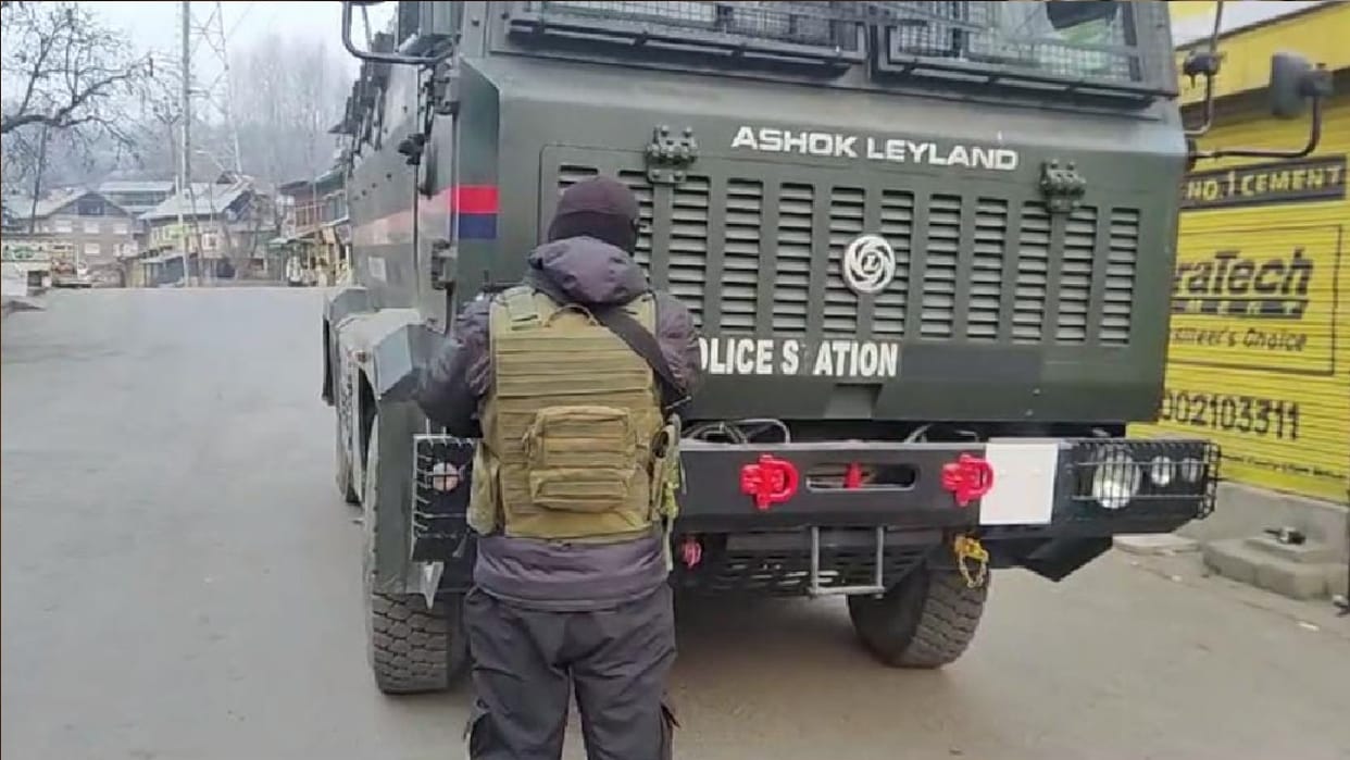 Jammu Encounter between terrorists and security forces in Kulgam, soldiers on front