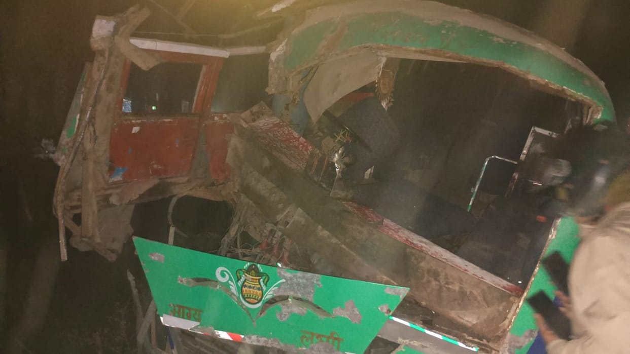 The bus steering failed, it hit a pole, three people including the driver were injured