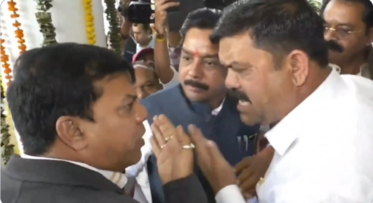 Misbehavior with journalist in Chhattisgarh assembly, bjp comment on congress