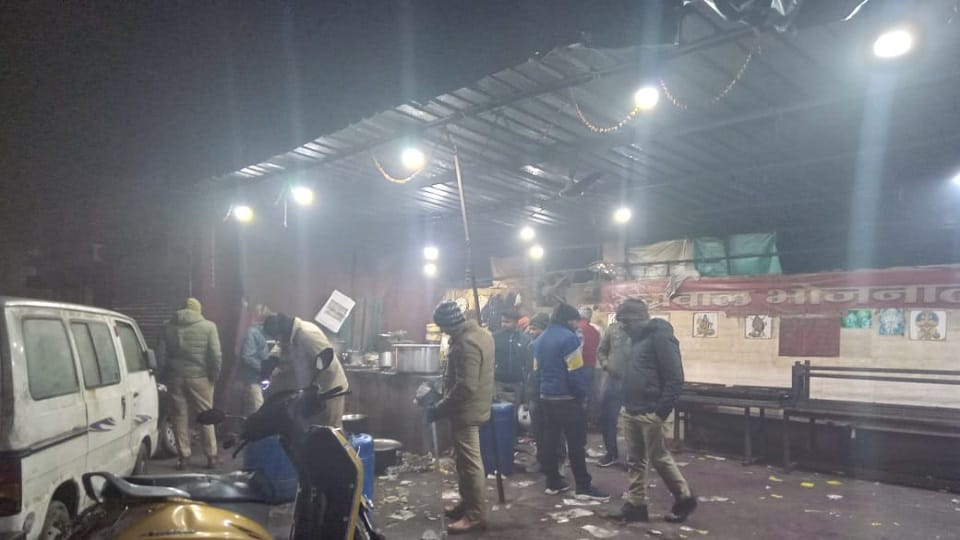 Dhaba operator shot for not cooking food attackers absconded