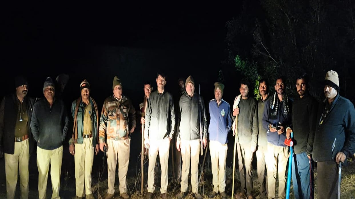 Five people were caught illegally intruding into the Tiger Reserve. Forest department has registered a case