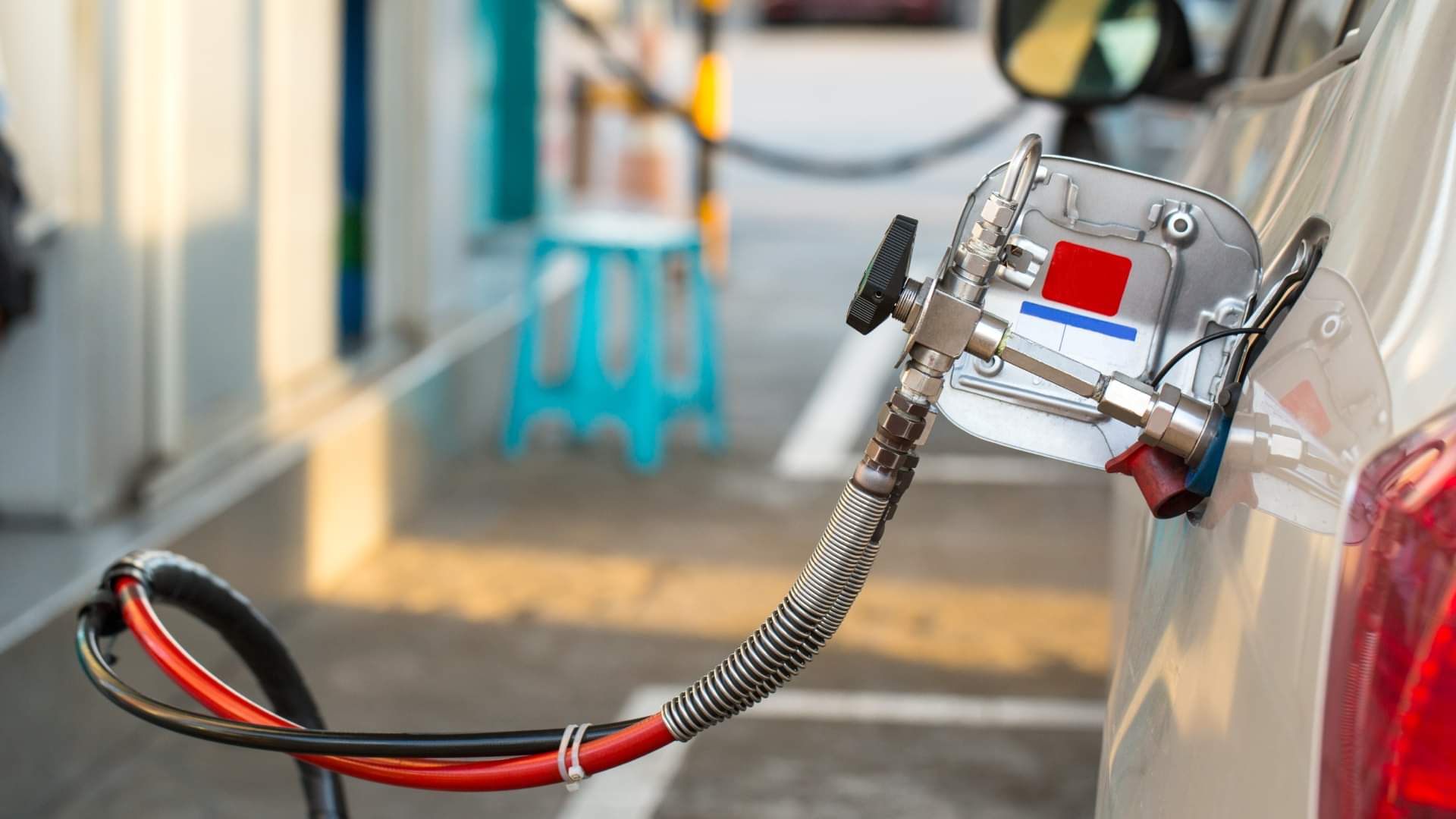 why is cng considered a cleaner fuel than petrol or diesel know details