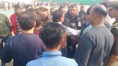 Meerut News Stampede During Pradeep Mishra Katha Many Women Injured News in Hindi