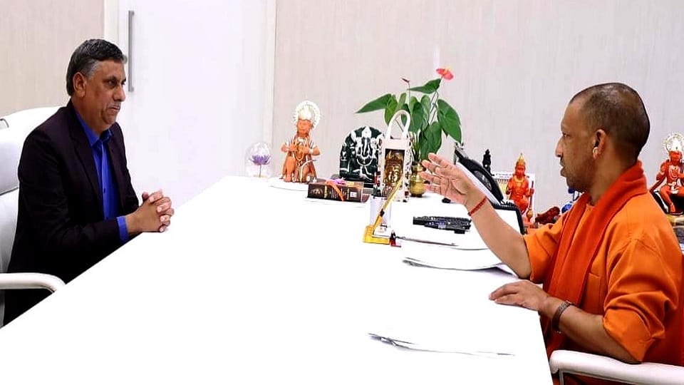 Sadabad MLA Pradeep Singh met CM Yogi