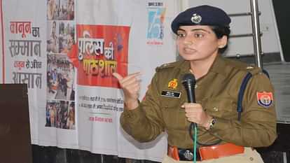 ASP taught cyber security lessons to girl students in Bareilly