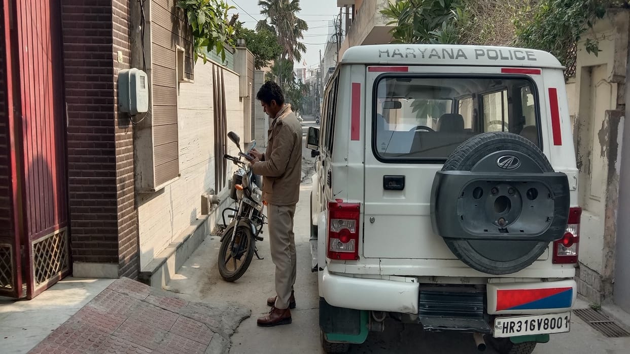 Retired sub-inspector from Haryana Police shot himself, police engaged in investigation