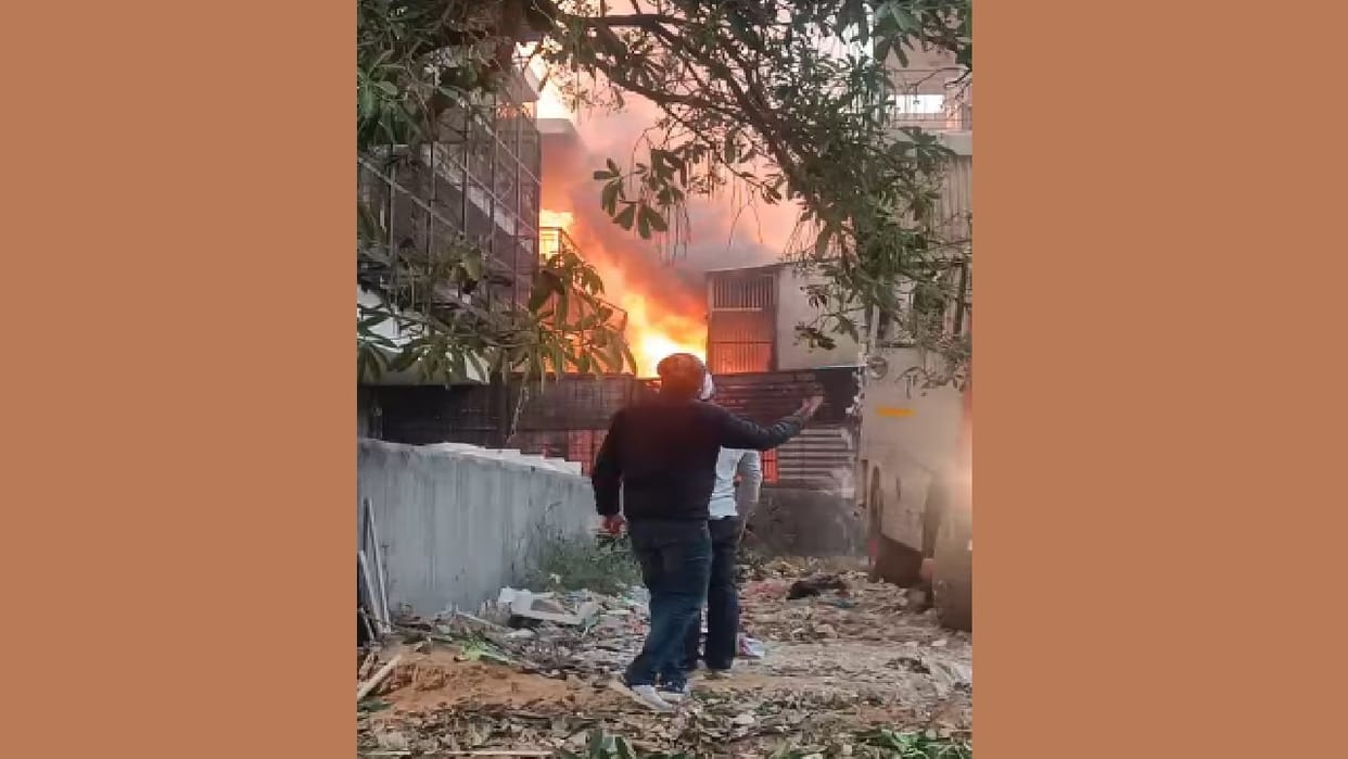 Three houses caught fire due to cylinder explosion in Rohtak's Omaxe City Phase-2, many people injured