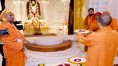 CM Yogi reached Ayodhya visit Hanumangarhi and review anniversary of Ramlala Pran Pratishtha