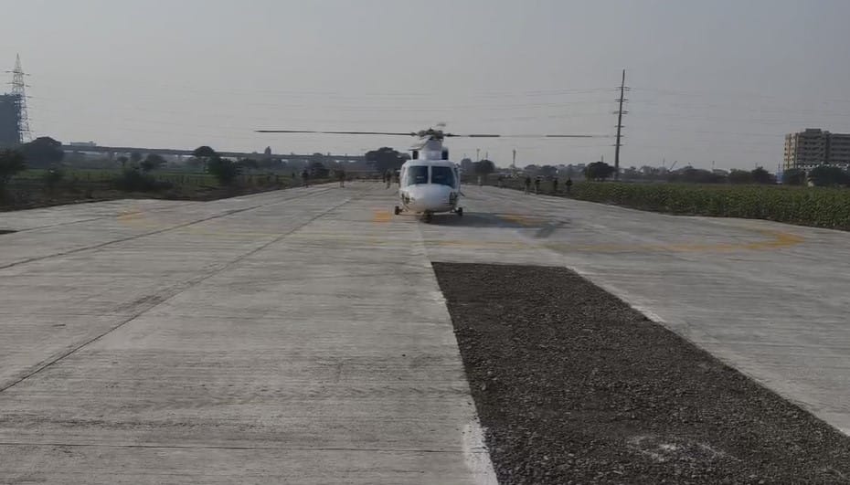 CM Mohan Yadav landed his helicopter on the road in Indore