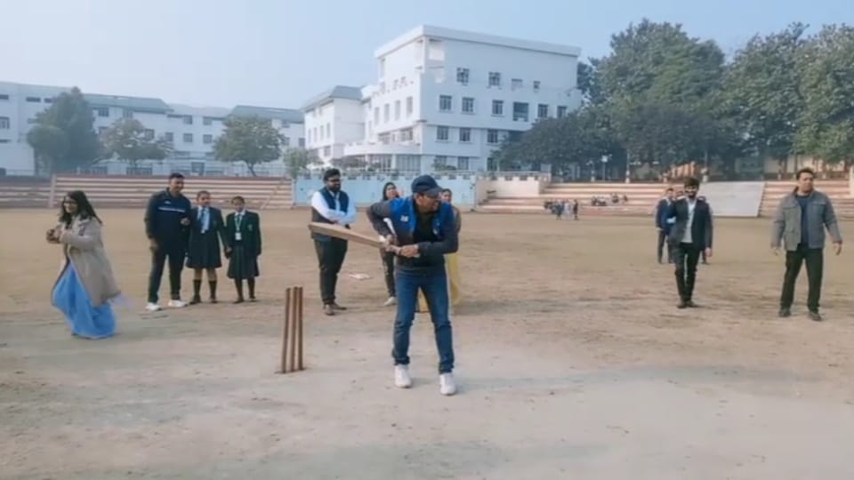Former Sri Lankan cricketer all-rounder Tillakaratne Dilshan was afraid of Harbhajan and Ashish Nehra bowling