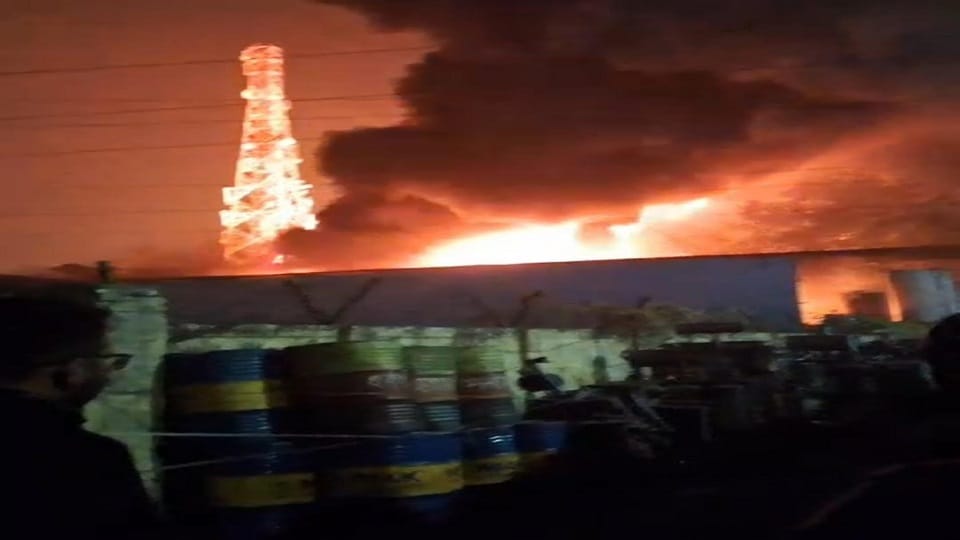 A huge fire broke out in the Sarasaul workshop of Aligarh