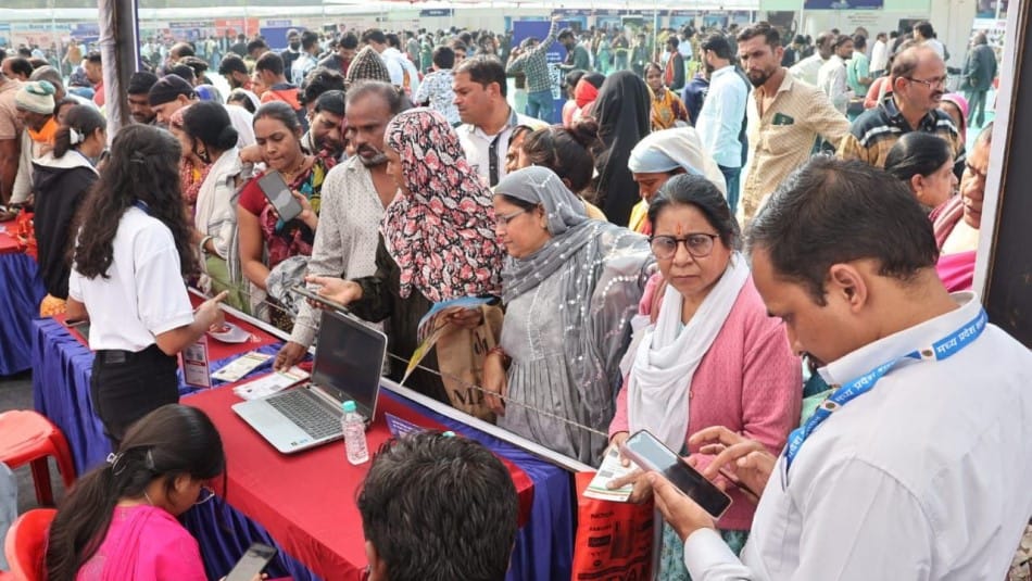 indore news awas mela government yojana