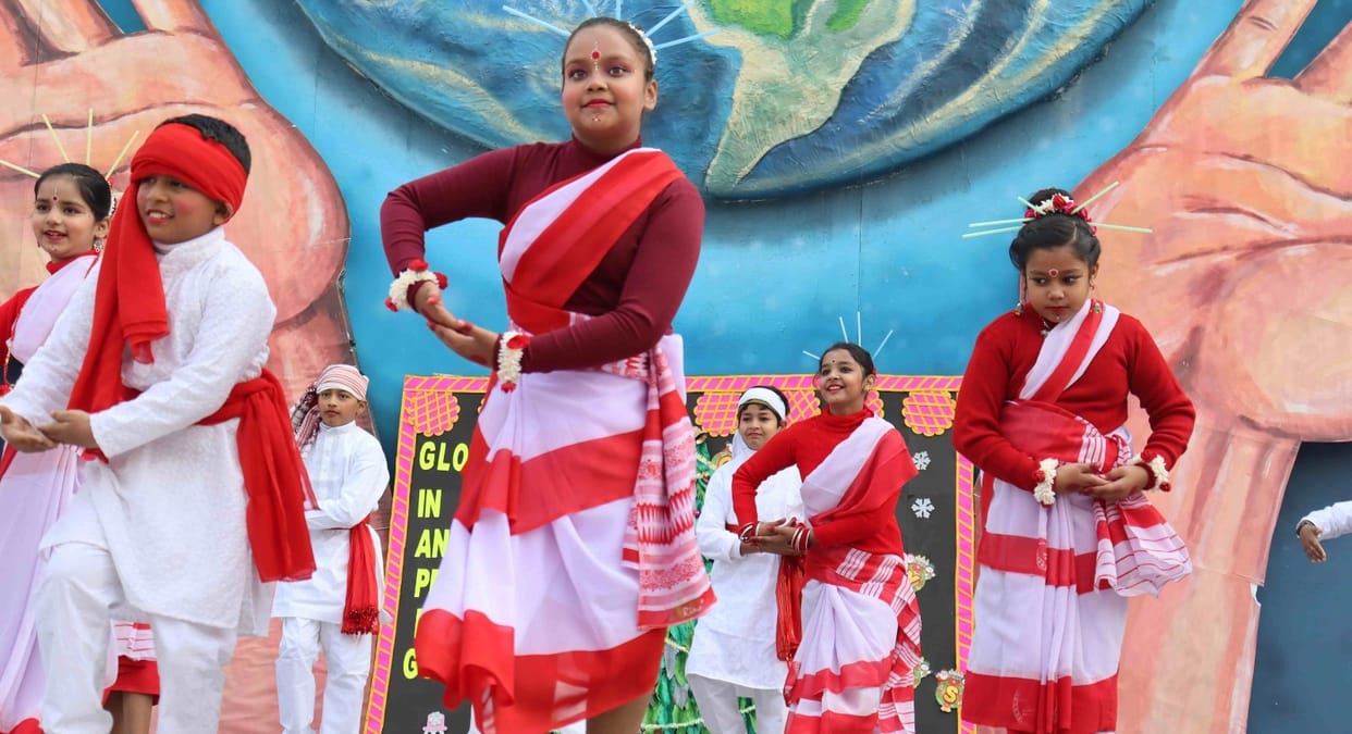 Bihar News: Christmas celebration in Patna school: Children participated, message given through dance, music.
