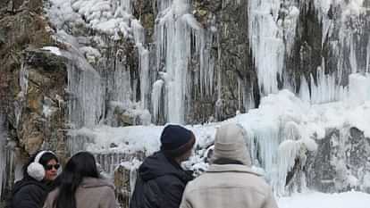 J&K: Srinagar broke record, coldest night came after 133 years, Drang waterfall turned into ice, see pictures