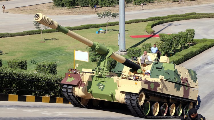 Indian Army: 23,000 рдХрд░реЛрдбрд╝ рд╕реЗ 300 рдХреЗ-9 рддреЛрдкреЛрдВ рдХреА рд╣реЛрдЧреА рдЦрд░реАрдж, рджреЛрд╣рд░реЗ рдореЛрд░реНрдЪреЗ рдХреА рдЪреБрдиреМрддреА рд╕реЗ рдирд┐рдкрдЯрдиреЗ рдХреА рддреИрдпрд╛рд░реА