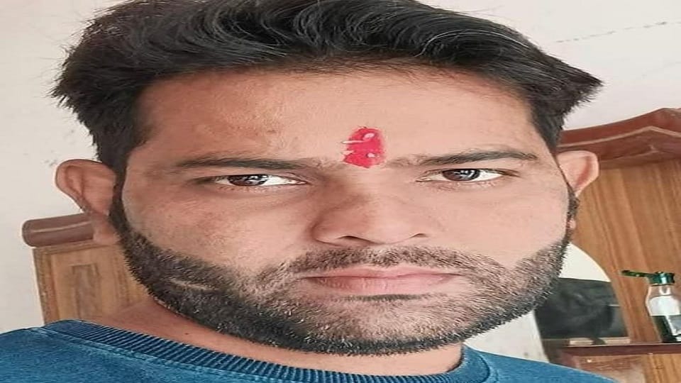 Sikandrarao resident teacher dies of heart attack in Lakhimpur Kheri